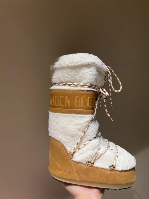 The mostForget about UGG, trendy people are wearing Moon Boot snow bootsIf you find it diffiozy9xa8j - Image 5