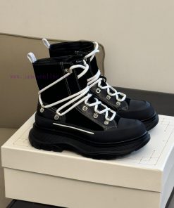 McQueen 233 Autumn/Winter Strap Short Boots New ProductSuede patchwork cowhide paired with bhms1m7y4