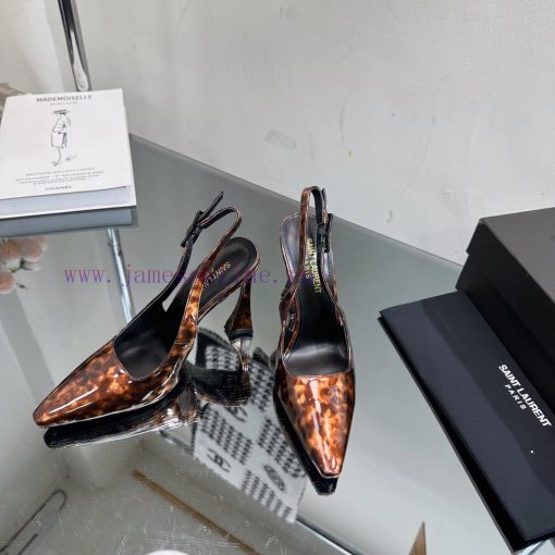 The new 2024 spring/summer collection has been released. SAIN * LAURENT features a patent lec35teozy - Image 4