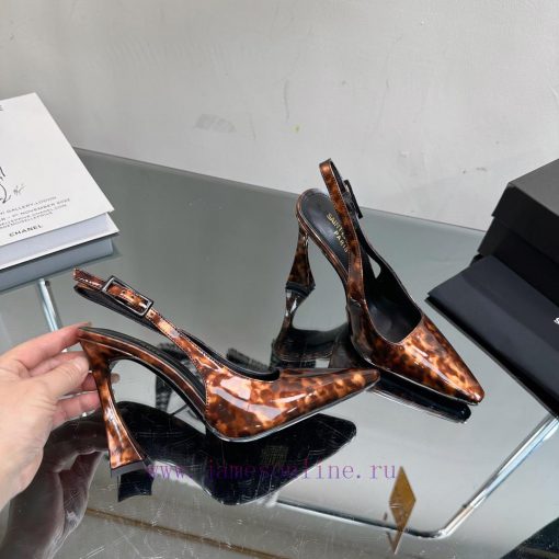 The new 2024 spring/summer collection has been released. SAIN * LAURENT features a patent lec35teozy - Image 8