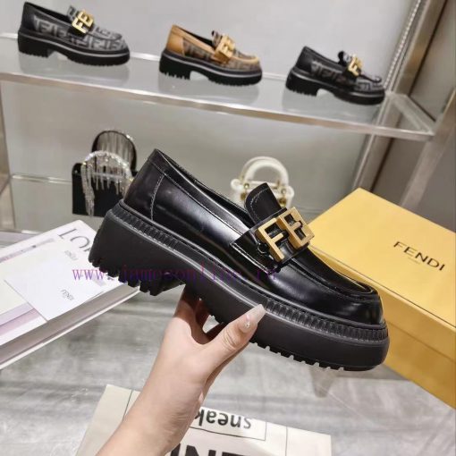 Fendi Domino loafers feature a single kick design with black leather and cowhide material inrlrnztlj