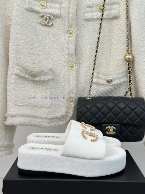 Chanel | Chanel 23c Spring/Summer New ProductsTowel cloth lazy slippersThis year, Chanel has7xmq5yyc - Image 2