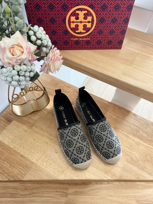 Tory Burch's brand new TMonogram pattern, inspired by the classic pattern of traditional Penpty2w461 - Image 3