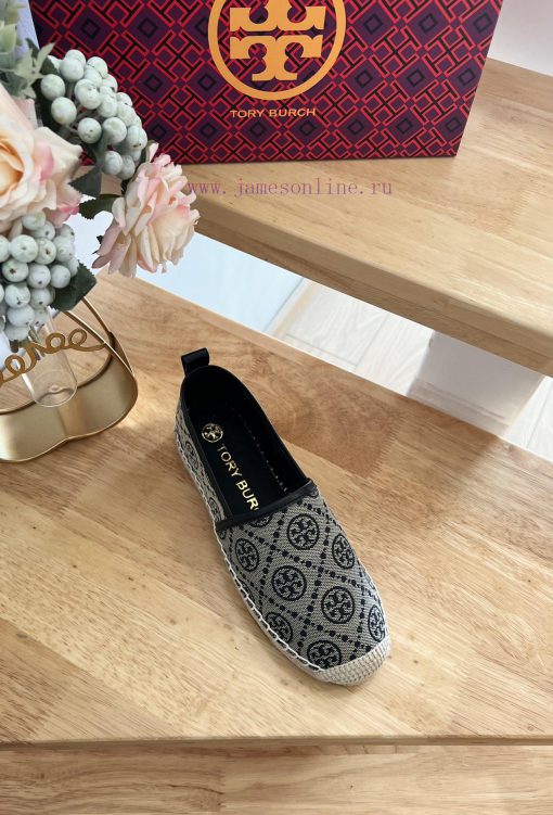 Tory Burch's brand new TMonogram pattern, inspired by the classic pattern of traditional Penpty2w461 - Image 6