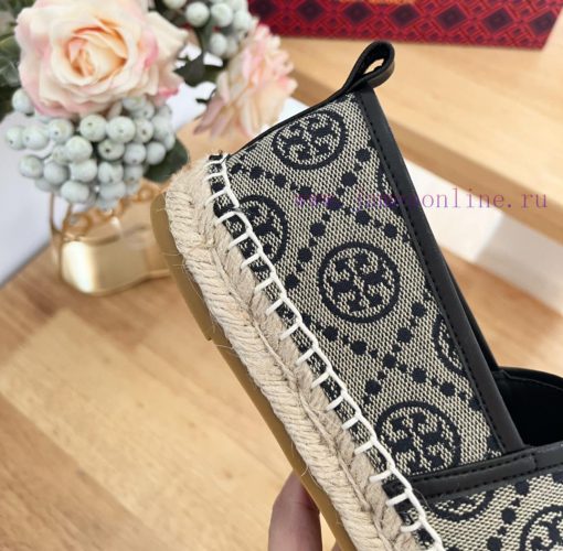 Tory Burch's brand new TMonogram pattern, inspired by the classic pattern of traditional Penpty2w461 - Image 9