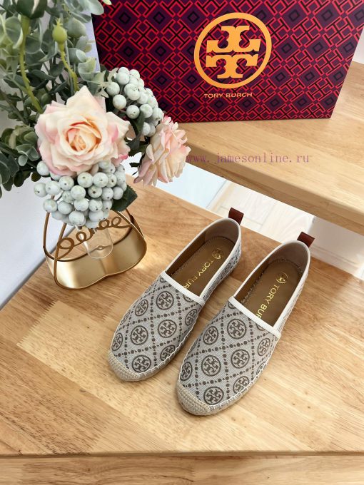 Tory Burch's brand new TMonogram pattern, inspired by the classic pattern of traditional Penmox1nyqk - Image 4