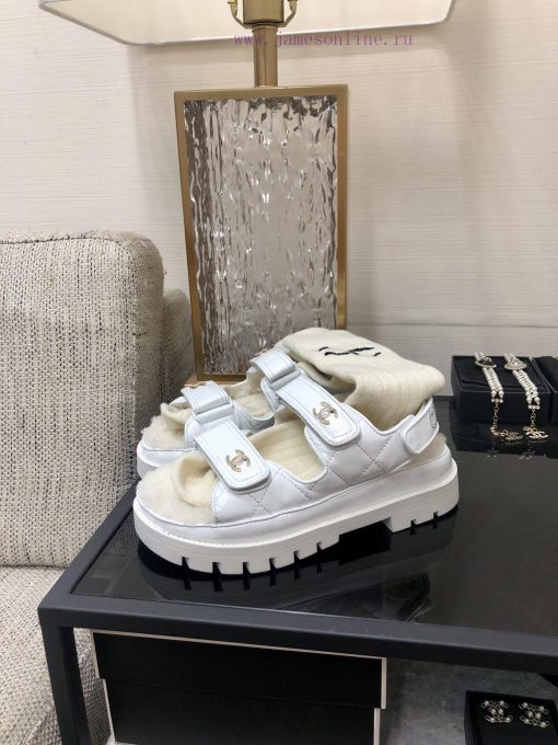 Chanel 2023 Autumn/Winter Velcro Hairy Sandals Hit [Rose] [Rose]Top quality, perfect detailsnq4mh4y1 - Image 3