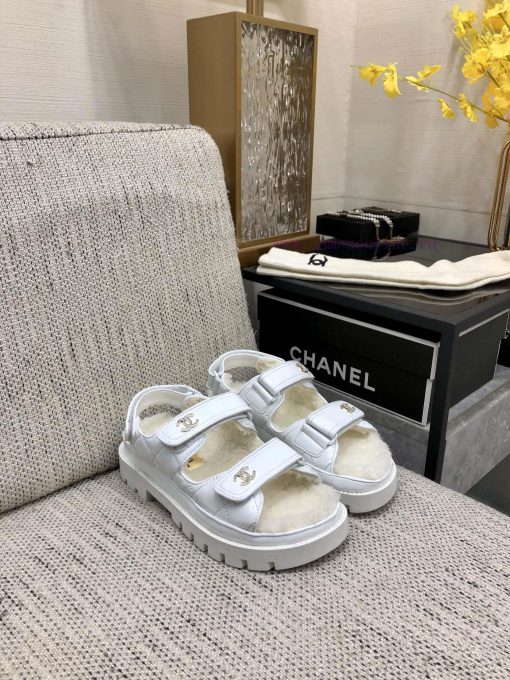 Chanel 2023 Autumn/Winter Velcro Hairy Sandals Hit [Rose] [Rose]Top quality, perfect detailsnq4mh4y1 - Image 5