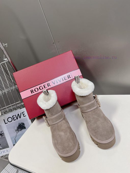 Roger Vivier is the most beautiful snow boots in the market this year. She understands womenw8uqa4r3 - Image 2