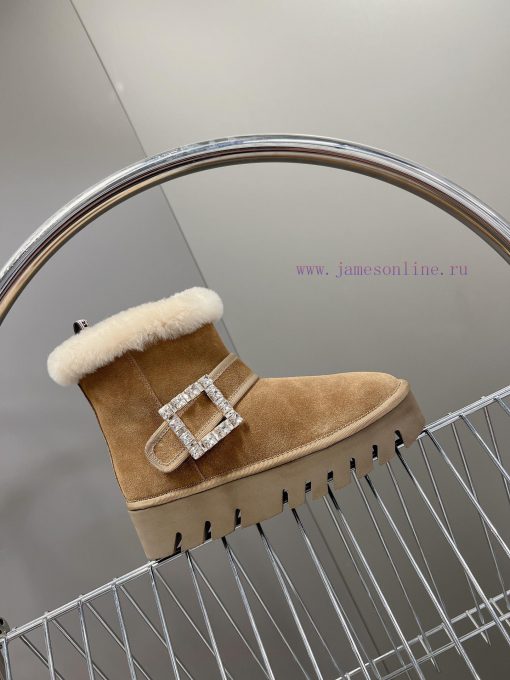 Roger Vivier is the most beautiful snow boots in the market this year. She understands womenjngao8kb - Image 6