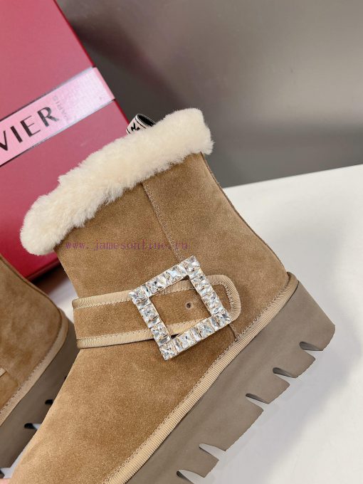 Roger Vivier is the most beautiful snow boots in the market this year. She understands womenjngao8kb - Image 8