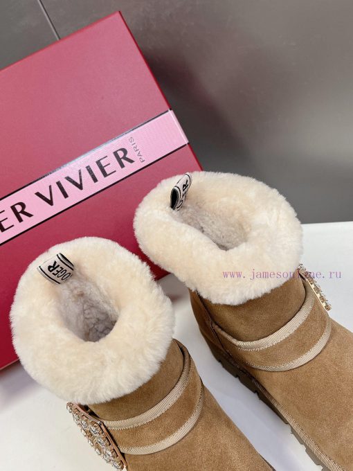 Roger Vivier is the most beautiful snow boots in the market this year. She understands womenjngao8kb - Image 9