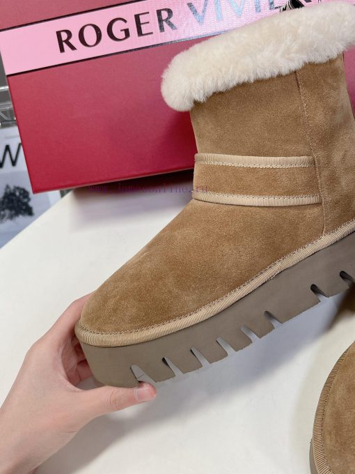 Roger Vivier is the most beautiful snow boots in the market this year. She understands womenjngao8kb - Image 10