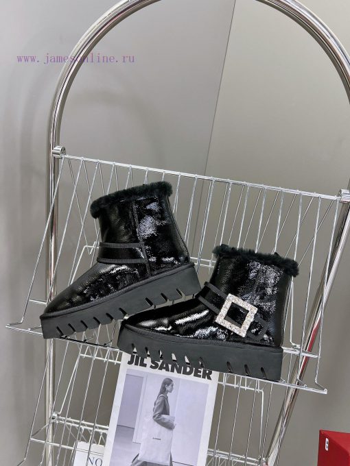 Roger Vivier is the most beautiful snow boots in the market this year. She understands womenwqohiy8s - Image 7