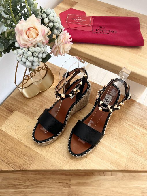 Valentino Garavani Lychee Leather Strap Wedge Sandals-Metal effect processing rivet decoratifw7krh5d - Image 8