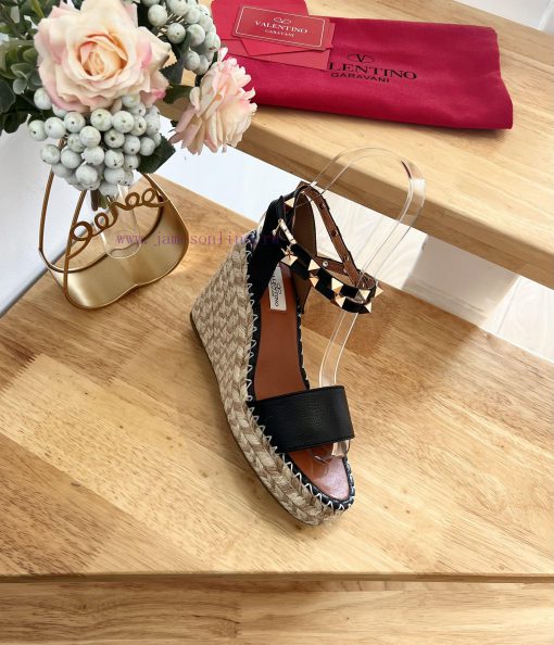 Valentino Garavani Lychee Leather Strap Wedge Sandals-Metal effect processing rivet decoratifw7krh5d - Image 10