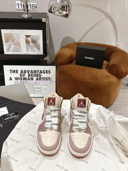 Chanel * L 2023 Chanel Nike CollaborationClassic last shape+jumping color blocking design, fzekrwwdr - Image 2