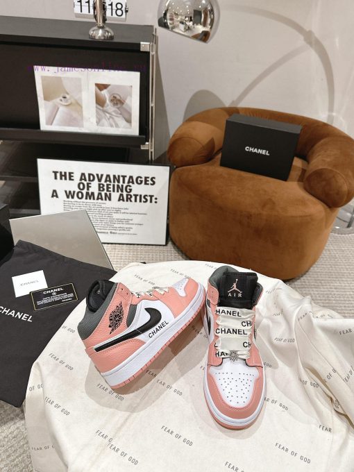 Chanel * L 2023 Chanel Nike CollaborationClassic last shape+jumping color blocking design, fhbqtzipq - Image 4