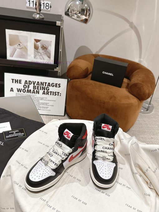 Chanel * L 2023 Chanel Nike CollaborationClassic last shape+jumping color blocking design, fbfdihi70 - Image 4