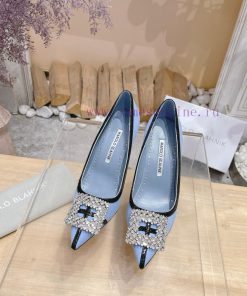 MANOLO BLAHNlK 2023 Autumn New Collectionᵀᴴᴱ ᴮᴱˢᵀ ᴵˢ ᶠᴼᴿ ᵞᴼᵁMB has always been a dream shoe ge2l247h