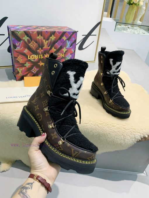 LV Top Quality L+Vfw20 New Arrival~Lvjia Autumn/Winter Fur Integrated Short BootsBeaubourg a6xf2cu2a - Image 8