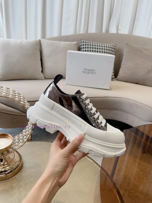 Metal surfaceTop quality, inspection free products withAlexander McQueen's new canvas seriesf3d5byda - Image 3