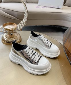 Metal surfaceTop quality, inspection free products withAlexander McQueen's new canvas seriesnyh77hx4