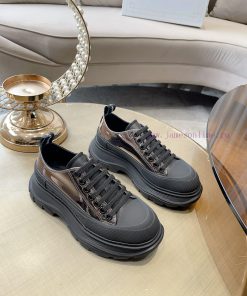 Metal surfaceTop quality, inspection free products withAlexander McQueen's new canvas series7jub4bzx