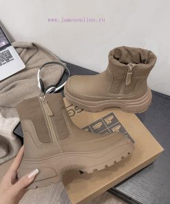 Are you still wearing bulky Korean down women's snow boots? Why not give this pair of super 8vteiwne