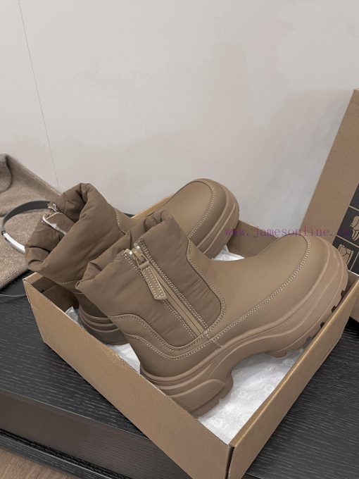 Are you still wearing bulky Korean down women's snow boots? Why not give this pair of super 8vteiwne - Image 8