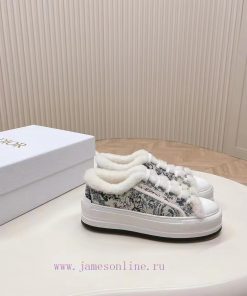 Dior 23ss Autumn/Winter Latest Newcomer Casual Embroidered Thick soled Fury Shoes Fashionablujcv4s2d