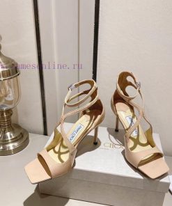 Jimmy Choo's custom-made high-heeled sandals in the Paris window showcase are of the highestftbxgfje