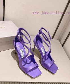 Jimmy Choo's custom-made high-heeled sandals in the Paris window showcase are of the highestz9uomtru
