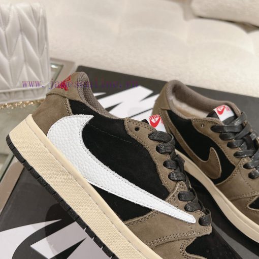 WoolAir Jordan 1 Mid Autumn/Winter Mid Top SneakersAJ's classic shoe style remains unchangedmrcdkfcp - Image 9
