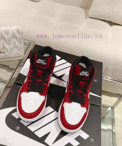 WoolAir Jordan 1 Mid Autumn/Winter Mid Top SneakersAJ's classic shoe style remains unchangedm33as8sf