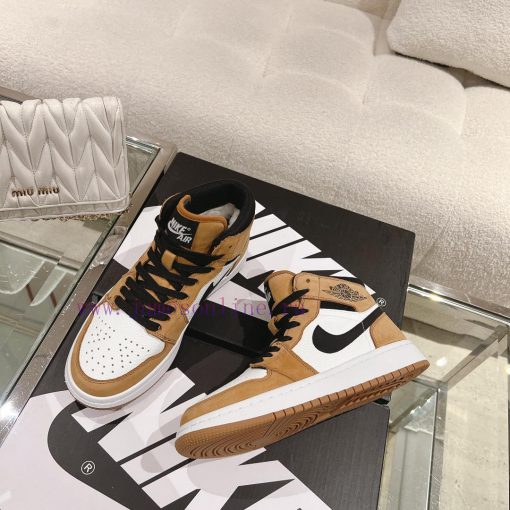 WoolAir Jordan 1 Mid Autumn/Winter Mid Top SneakersAJ's classic shoe style remains unchangedyy953vkq - Image 6