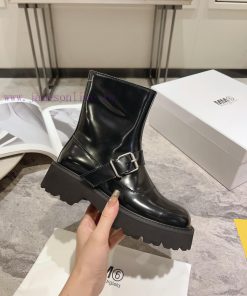 MM6 Magira 2023 new buckle side zipper thick soled short bootsThis round toe side pull up shjm64jlrj