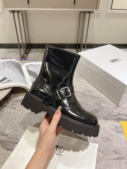 MM6 Magira 2023 new buckle side zipper thick soled short bootsThis round toe side pull up shjm64jlrj