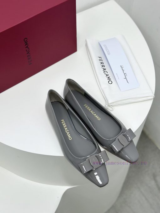 SF salvatore Ferraga * o Ferragamo's new vara patent leather bow small square toe single sho7u70y6yn - Image 4