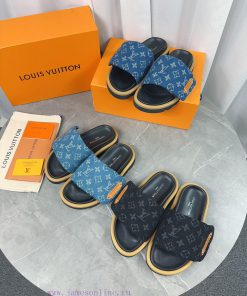 LV Lv brand L Home 2023 popular embossed logo embossed cool slippers. This Pool Pillow Comfo60votjyr