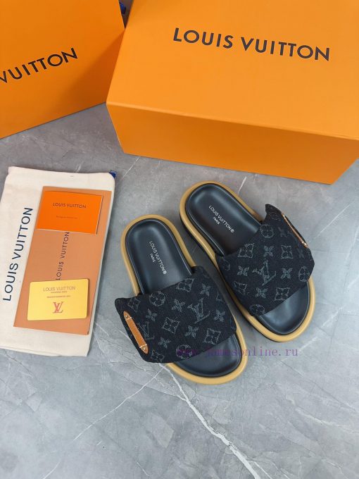 LV Lv brand L Home 2023 popular embossed logo embossed cool slippers. This Pool Pillow Comfoucuhquj5 - Image 5