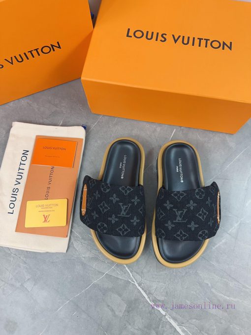 LV Lv brand L Home 2023 popular embossed logo embossed cool slippers. This Pool Pillow Comfoucuhquj5 - Image 9
