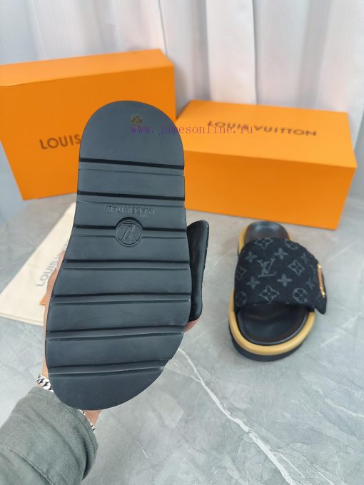 LV Lv brand L Home 2023 popular embossed logo embossed cool slippers. This Pool Pillow Comfoucuhquj5 - Image 11