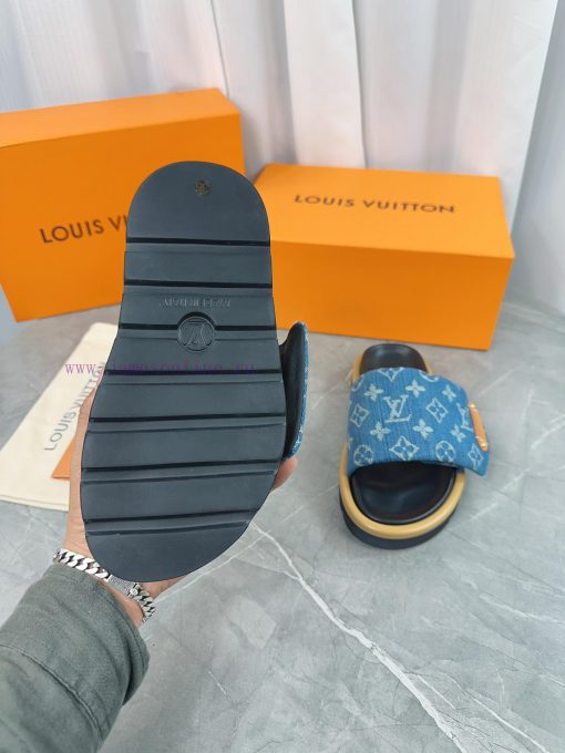 LV Lv brand L Home 2023 popular embossed logo embossed cool slippers. This Pool Pillow Comfoq6c9ywnt - Image 7