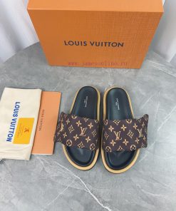 LV Lv brand L Home 2023 popular embossed logo embossed cool slippers. This Pool Pillow Comfof46slvka