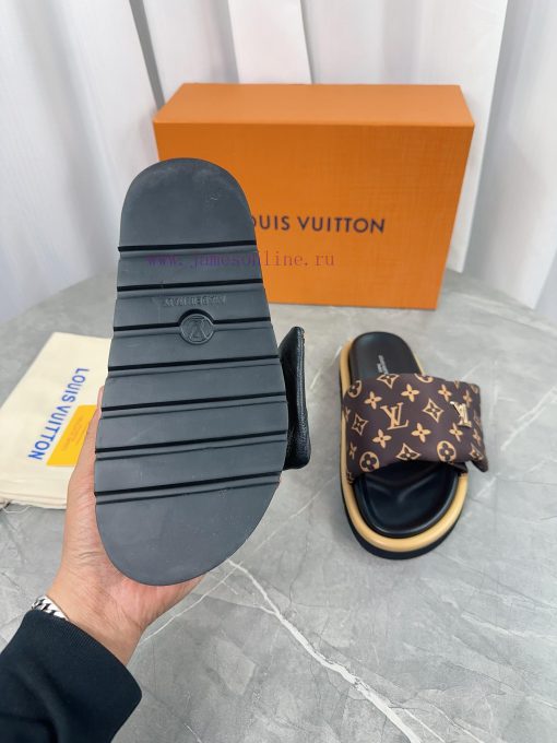 LV Lv brand L Home 2023 popular embossed logo embossed cool slippers. This Pool Pillow Comfof46slvka - Image 4