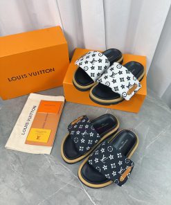 LV Lv brand L Home 2023 popular embossed logo embossed cool slippers. This Pool Pillow Comfo5lur8a21