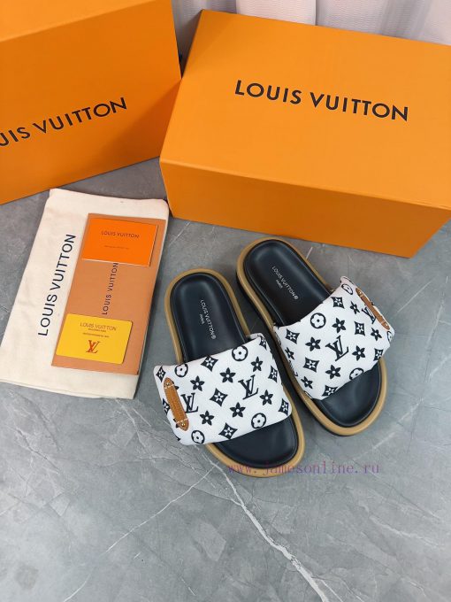 LV Lv brand L Home 2023 popular embossed logo embossed cool slippers. This Pool Pillow Comfo5lur8a21 - Image 3