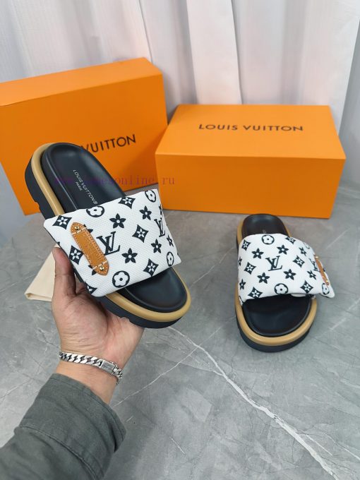 LV Lv brand L Home 2023 popular embossed logo embossed cool slippers. This Pool Pillow Comfo5lur8a21 - Image 5