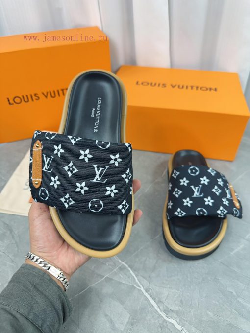LV Lv brand L Home 2023 popular embossed logo embossed cool slippers. This Pool Pillow Comfow56c07et - Image 6